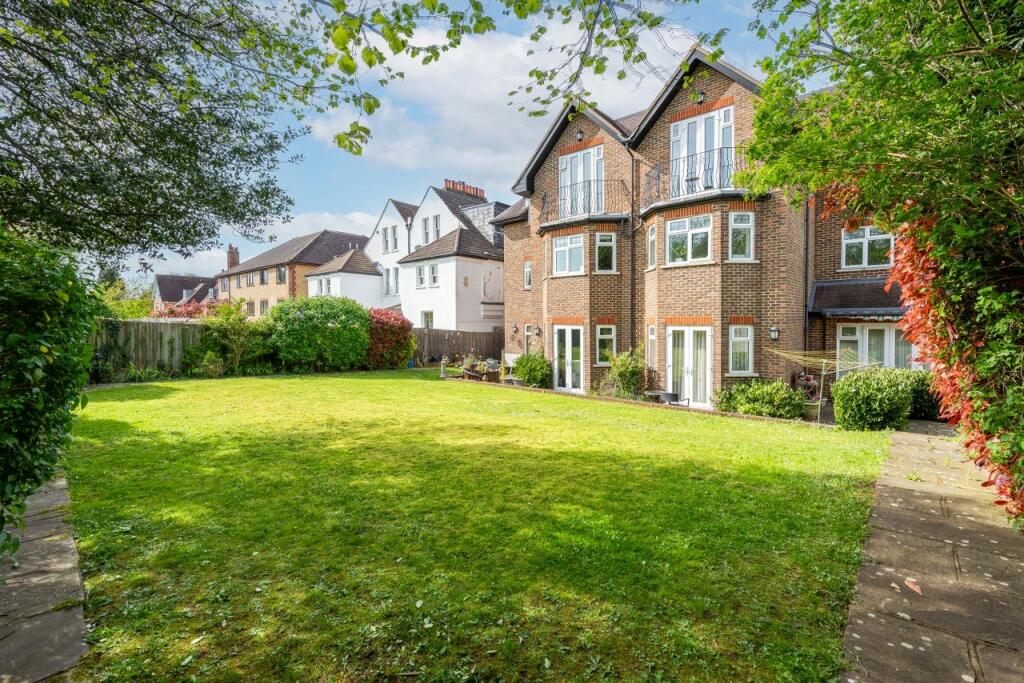 3 bedroom apartment for sale in Egmont Road, Sutton, SM2