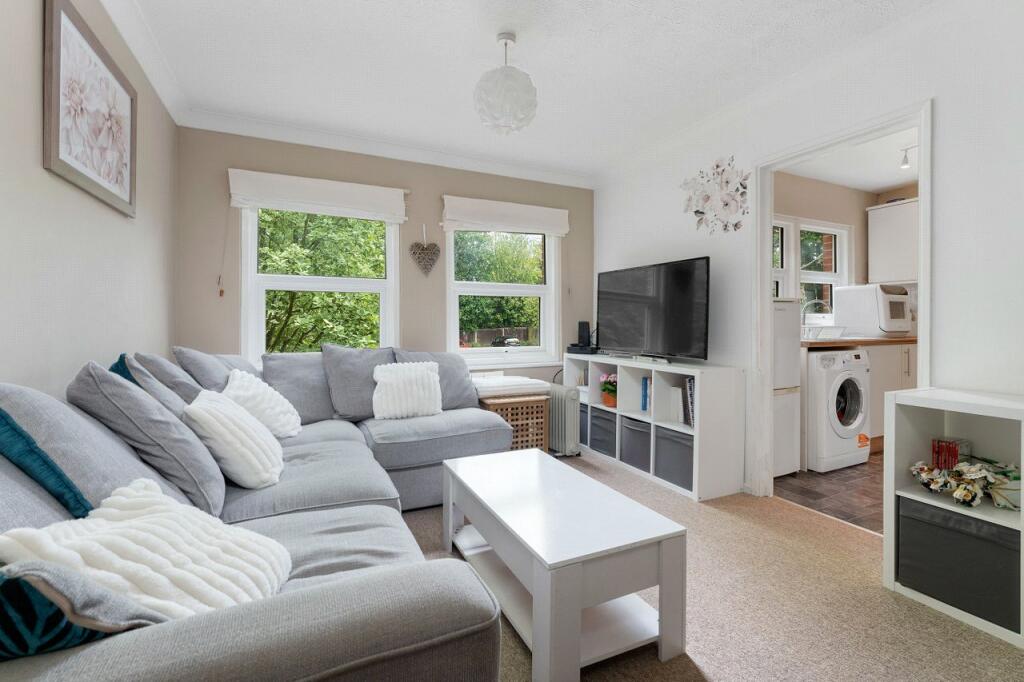 2 bedroom apartment for sale in Overton Road, Sutton, Surrey, SM2