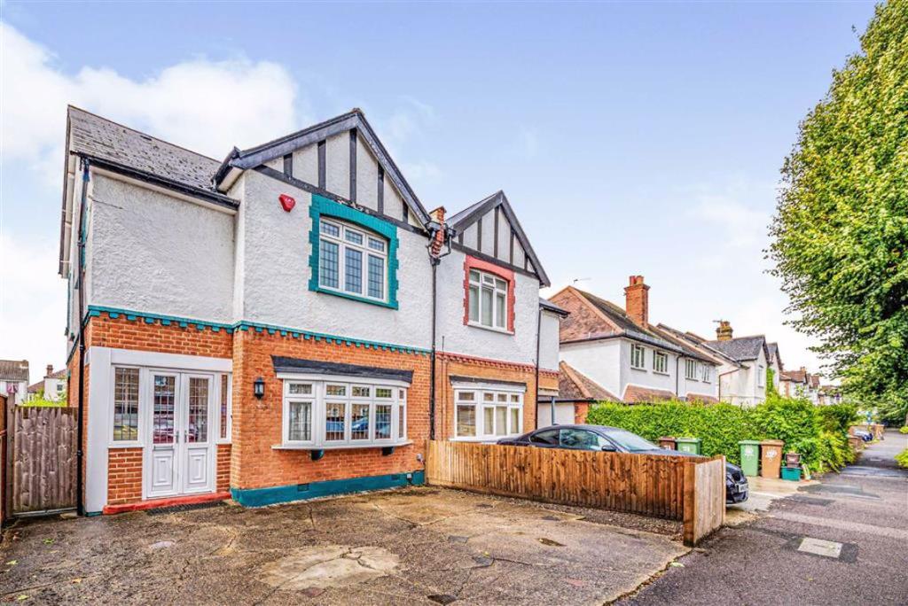 4 bedroom semidetached house for sale in St James Road, Sutton, SM1