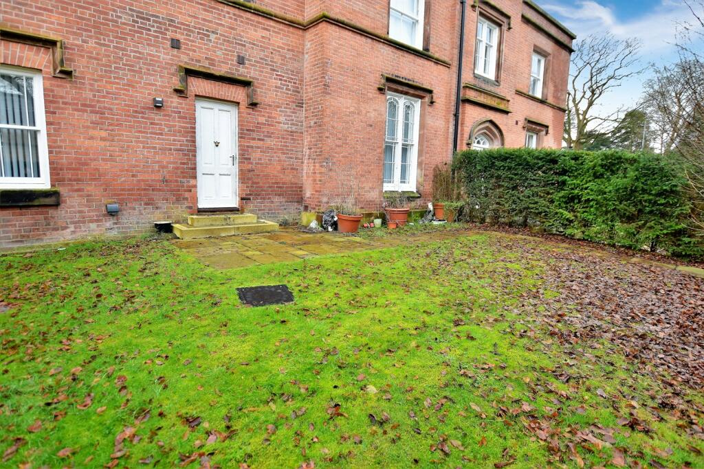 3 bedroom apartment for sale in Turnstone Avenue, Didsbury, M20