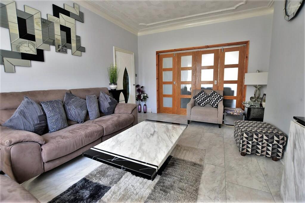 4 bedroom end of terrace house for sale in Kings Road, Old Trafford