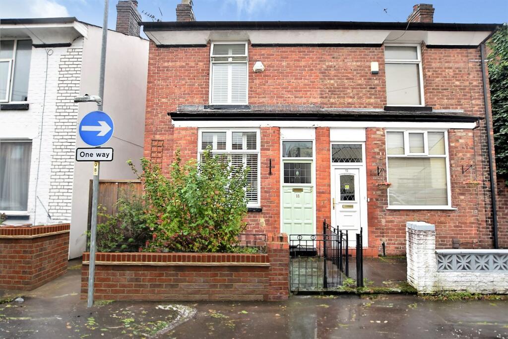 2 bedroom semidetached house for sale in Allanson Road, Northenden, M22