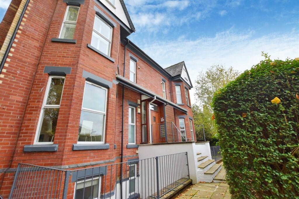 2 bedroom apartment for sale in Burton Road, West Didsbury, M20