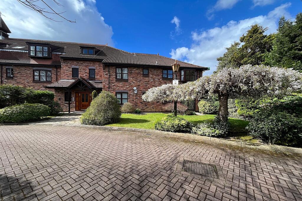 Main image of property: Drayton Manor, Parrs Wood Road, East Didsbury