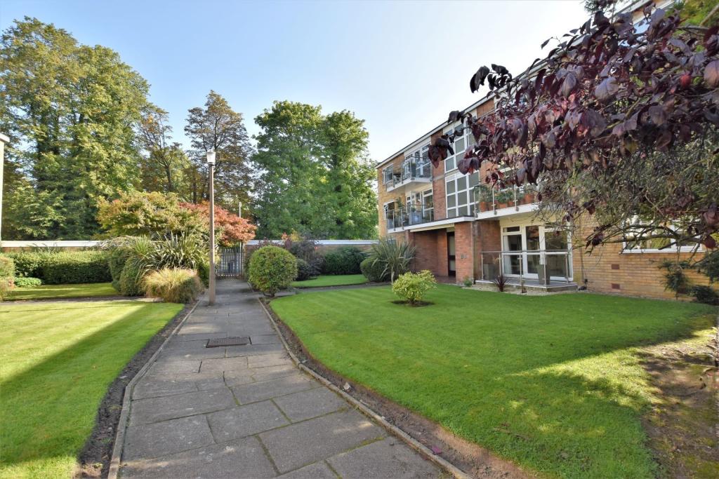 2 bedroom apartment for sale in Lapwing Court, Lapwing Lane, West