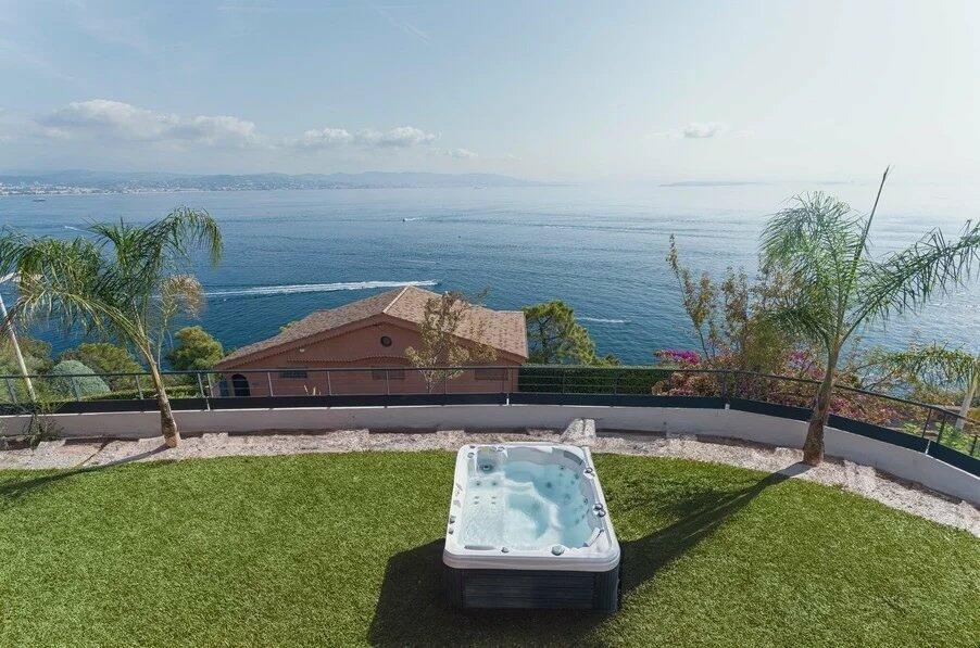 Main image of property: Provence-Alps-Cote d`Azur, Alpes-Maritimes, Théoule-sur-Mer