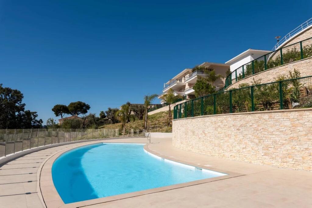 Main image of property: Provence-Alps-Cote d`Azur, Alpes-Maritimes, Le Cannet