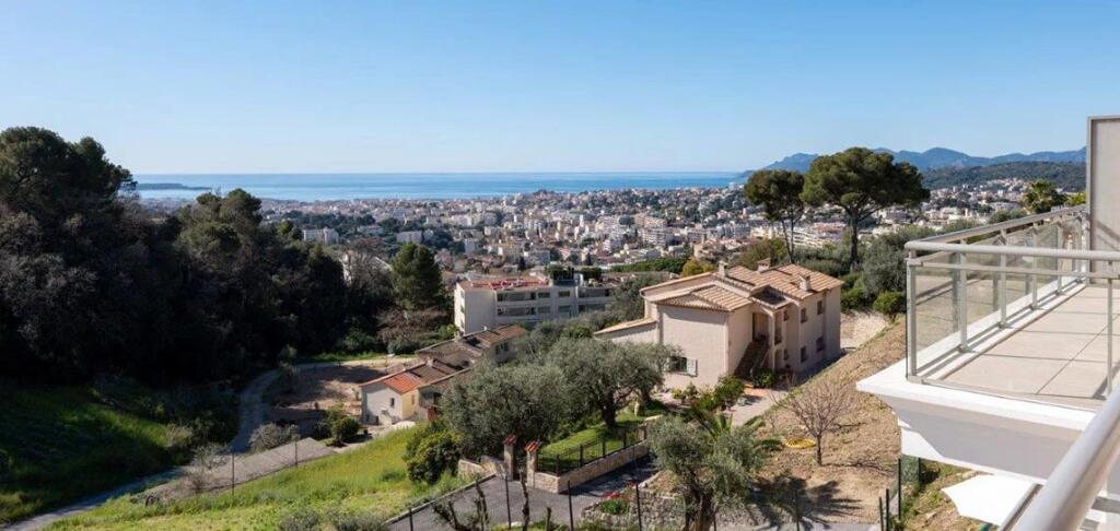 Main image of property: Provence-Alps-Cote d`Azur, Alpes-Maritimes, Le Cannet