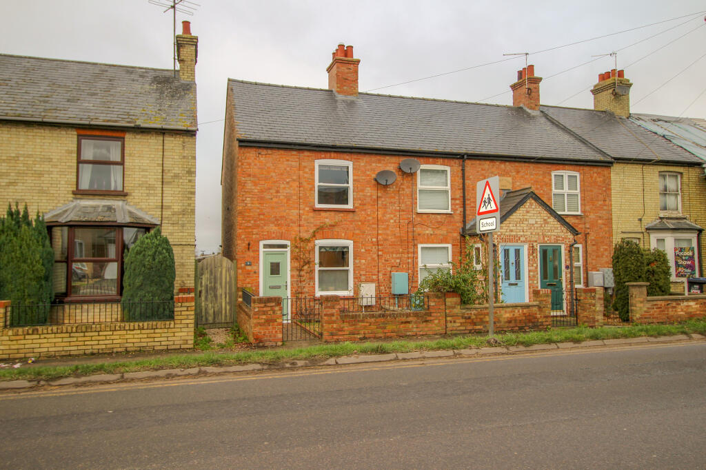 2 bedroom end of terrace house for sale in Ness Road Burwell Cambridge