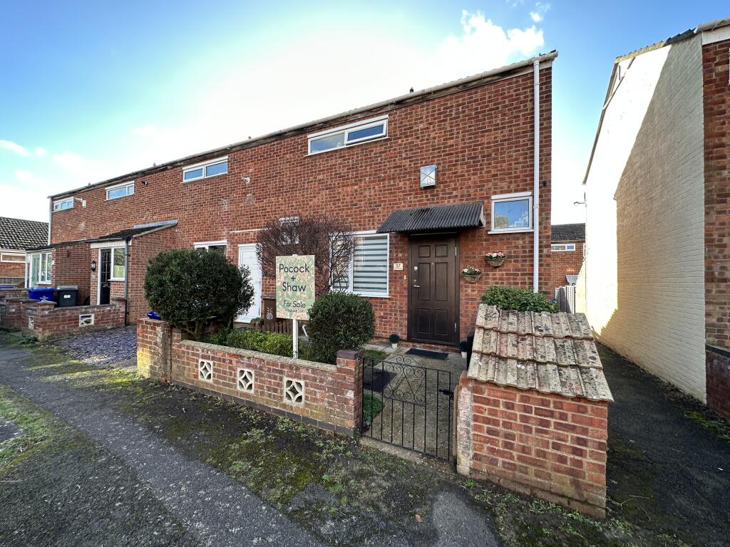 2 bedroom end of terrace house for sale in Vincent Close, Newmarket, CB8