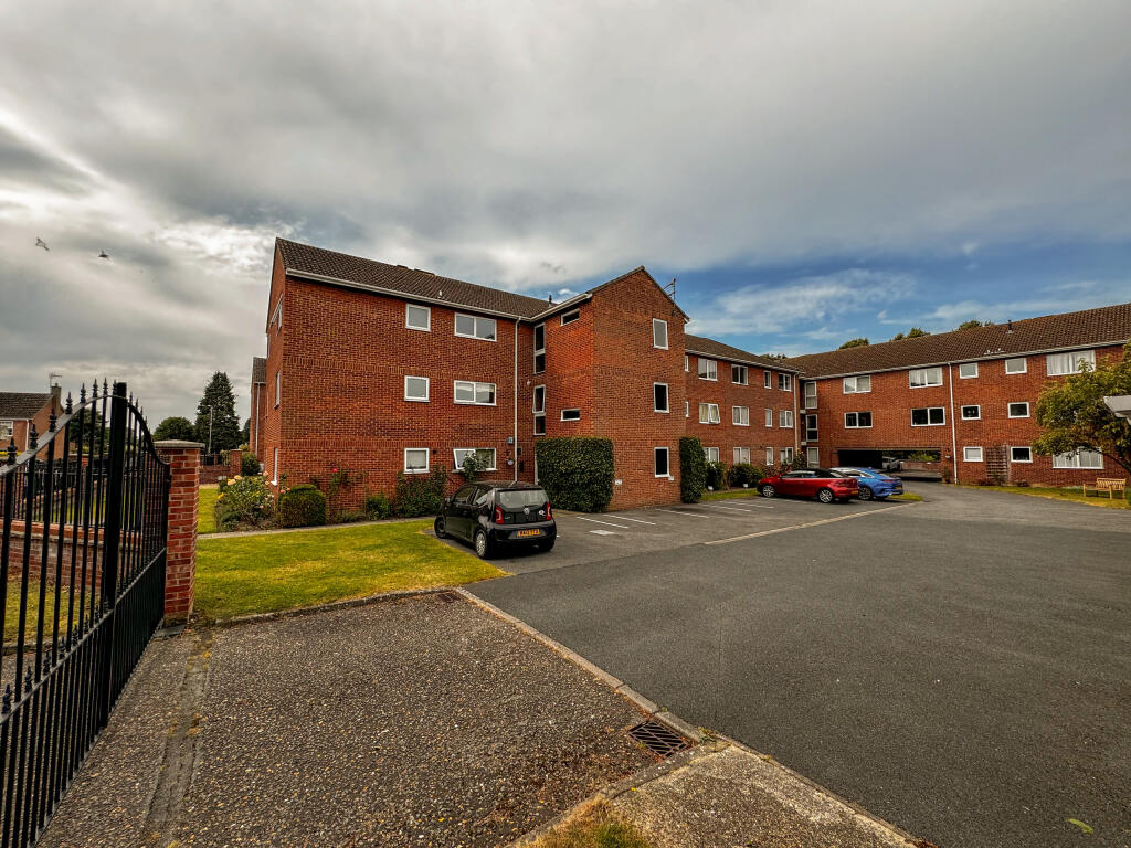 Additional property image - Fairlawns, Newmarket, Suffolk