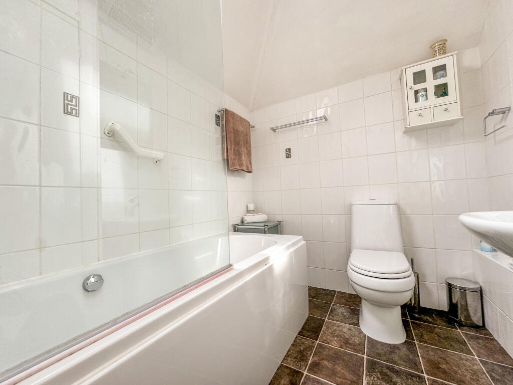 Additional property image - Hillside, Heath Road, Newmarket, Suffolk