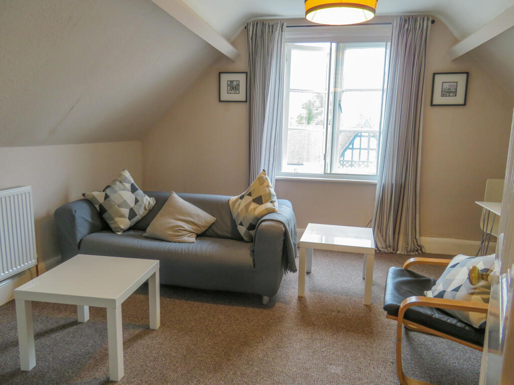 Main image of property: Flat 6 12 The Avenue, Newmarket, Suffolk