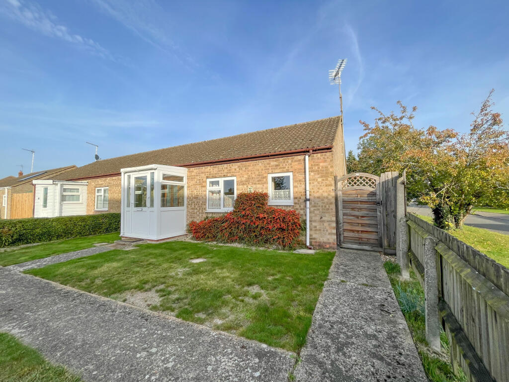 2 bedroom bungalow for sale in Low Road Burwell, CB25