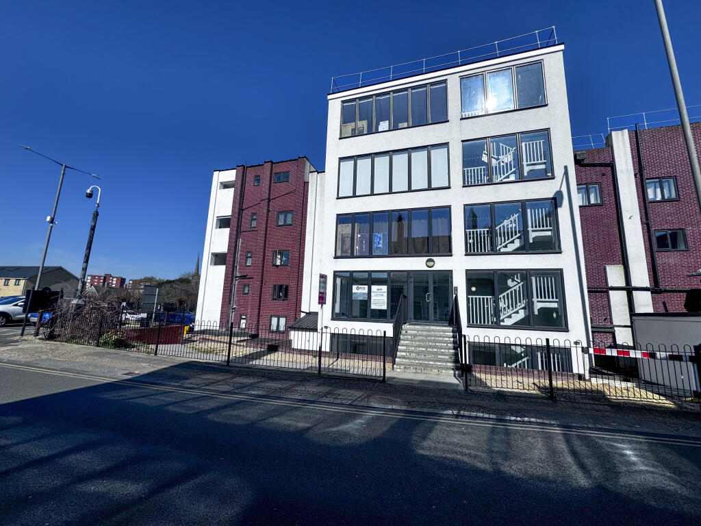 Main image of property: Flat 7, The Grosvenor, 146 High Street, Newmarket, Suffolk