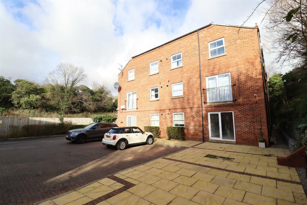 2 bedroom ground floor flat for sale in Old Station Mews, Eaglescliffe