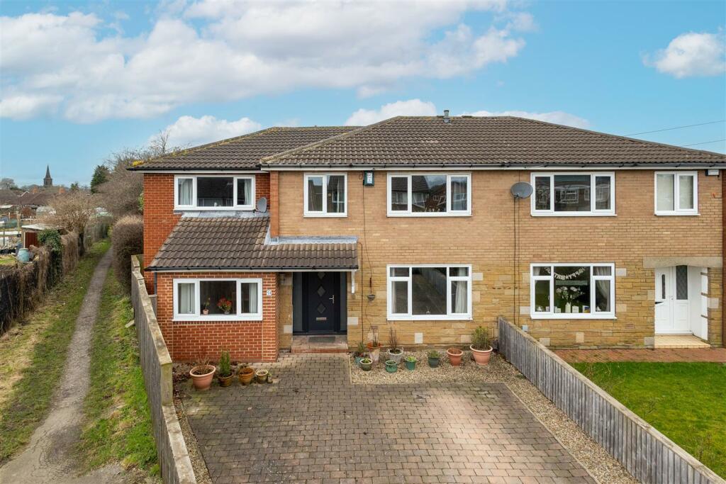 4 bedroom semidetached house for sale in Firth Fields, Garforth, Leeds