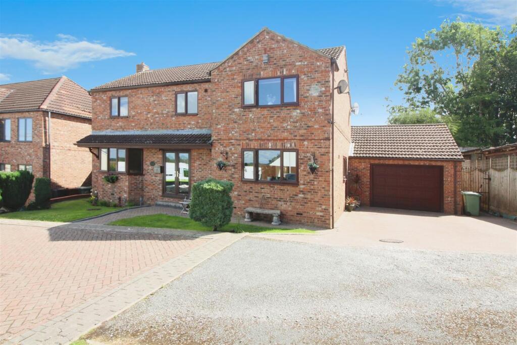 Main image of property: Westfield Gardens, Kippax, Leeds