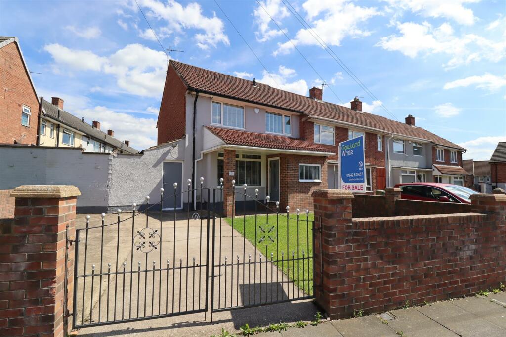 2 bedroom end of terrace house for sale in Denton Close, Hardwick