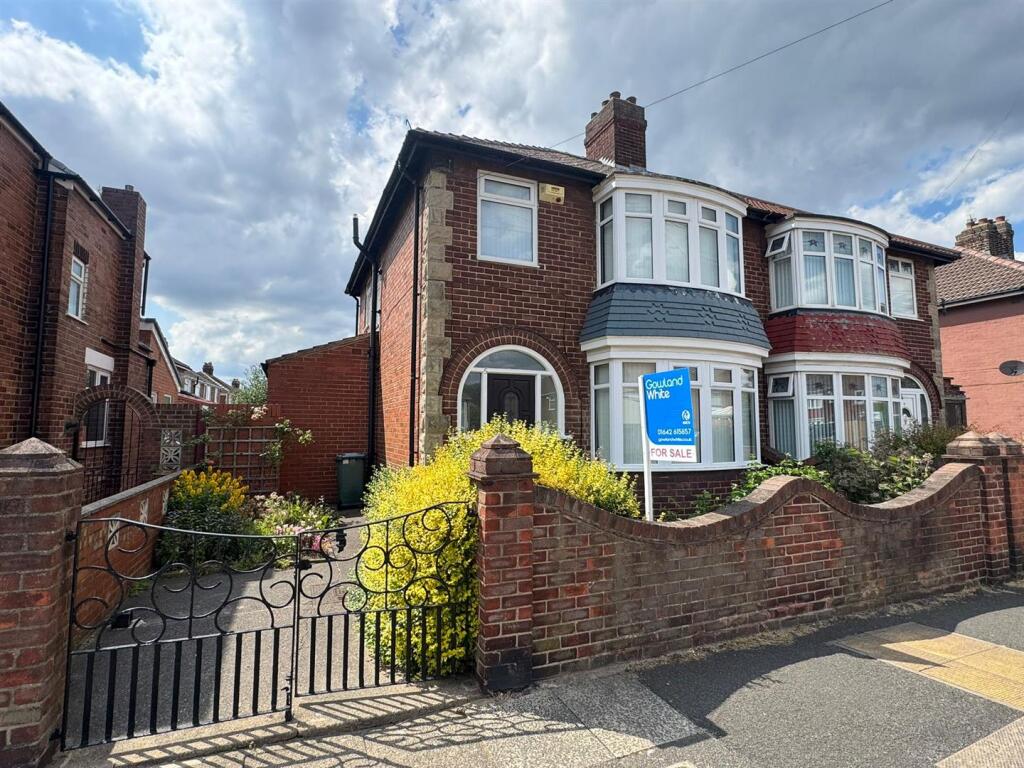 3 bedroom semi-detached house