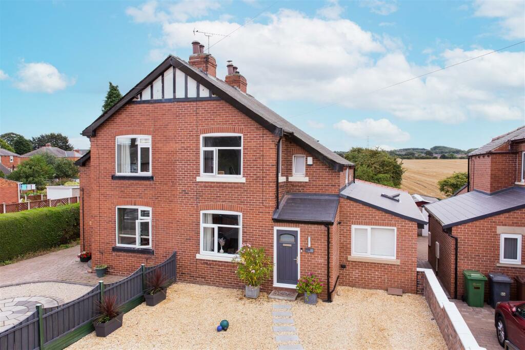 3 bedroom semidetached house for sale in Savile Road, Methley, Leeds, LS26