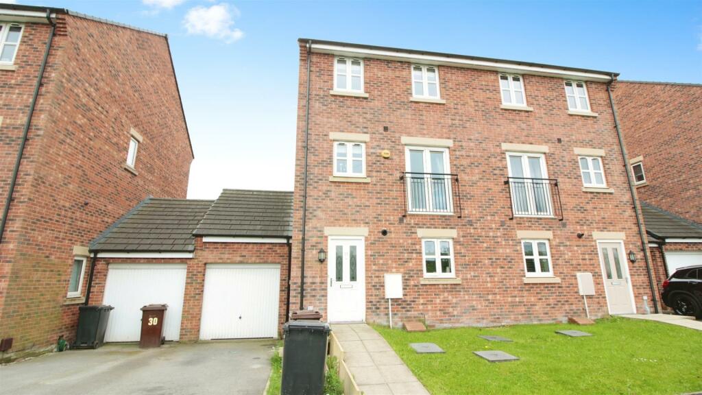 3 bedroom semidetached house for sale in Scampston Drive, East Ardsley