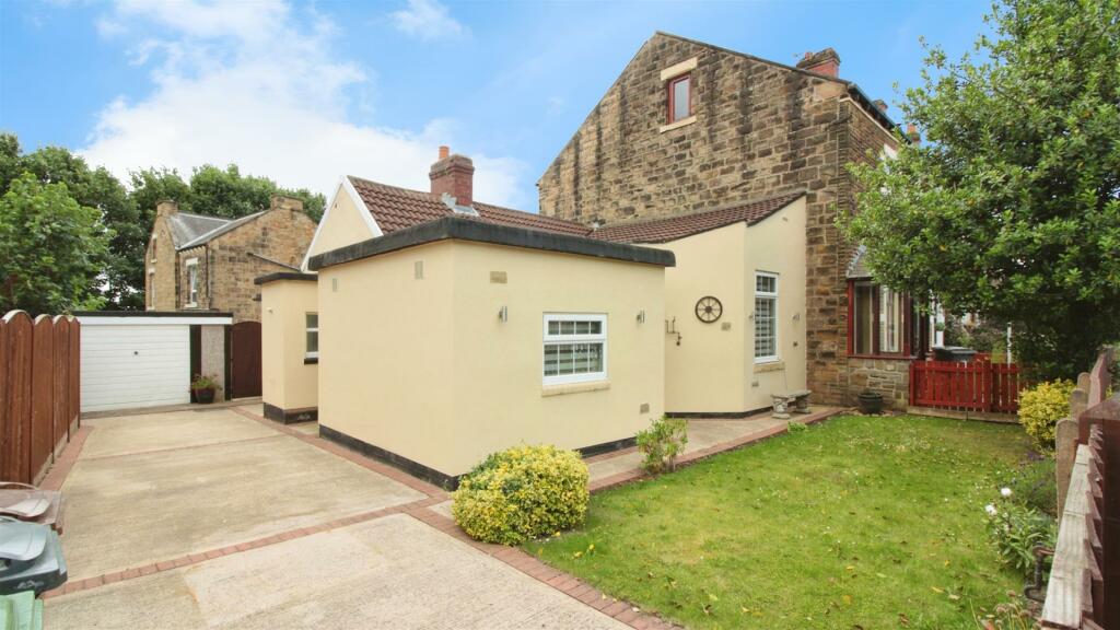 2 bedroom cottage for sale in Eshald Place, Woodlesford, Leeds, LS26