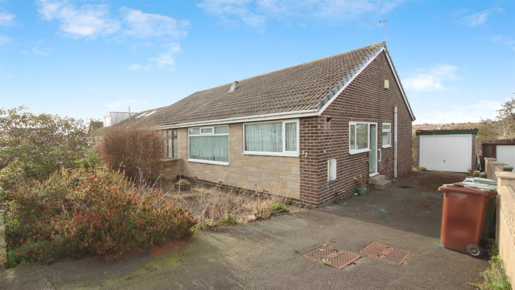 Main image of property: Elmroyd, Rothwell, Leeds