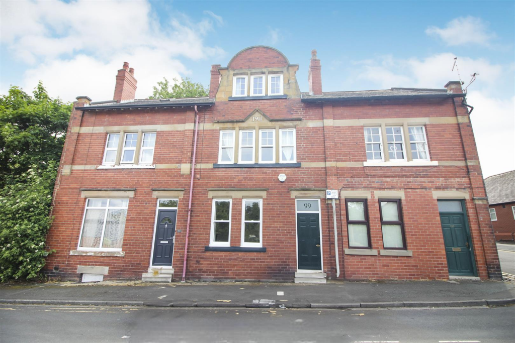 Main image of property: Commercial Street, Rothwell, Leeds