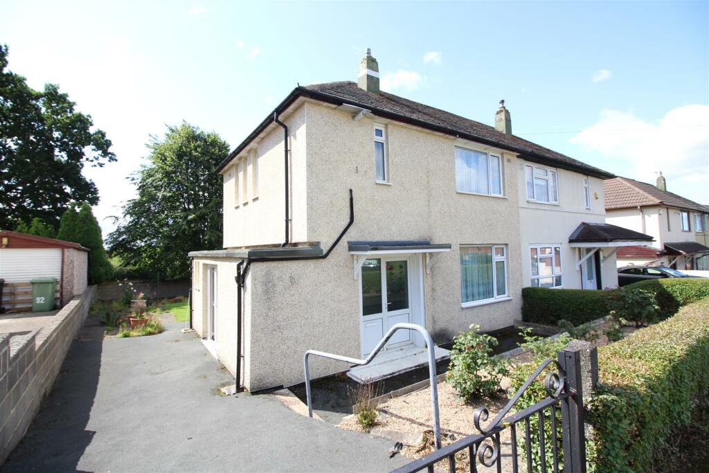 2 bedroom semidetached house for sale in Brooklands Lane, Leeds, LS14