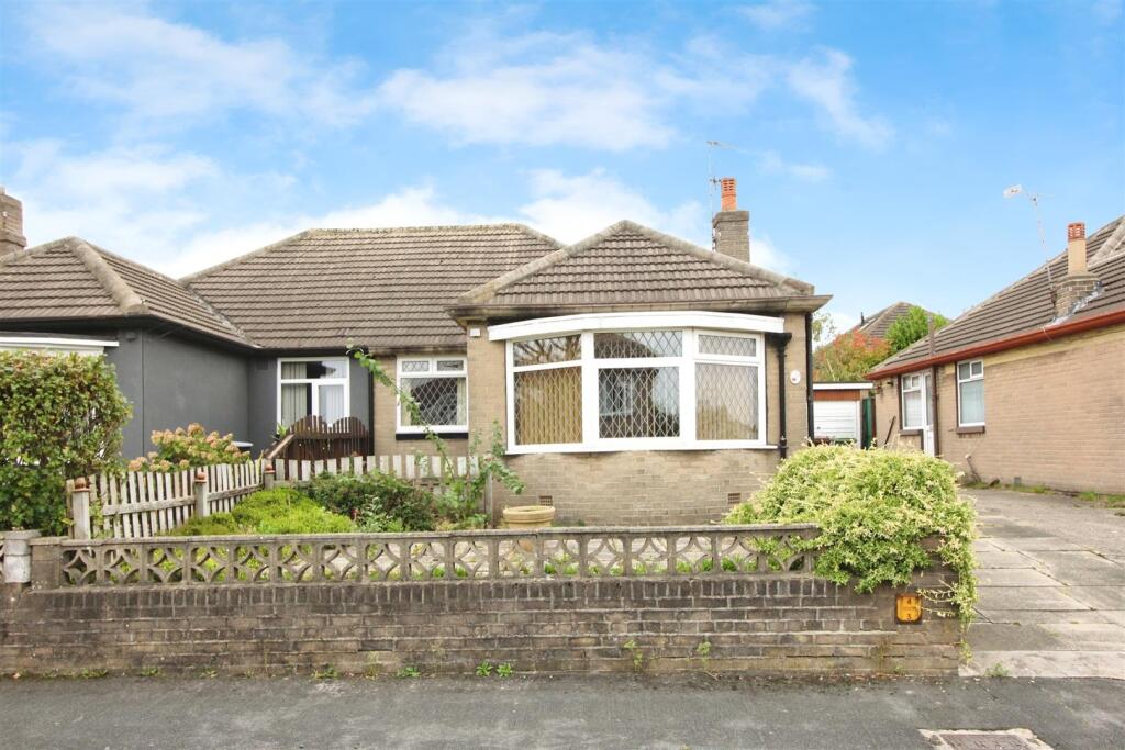 Main image of property: Kingswear Grove, Leeds