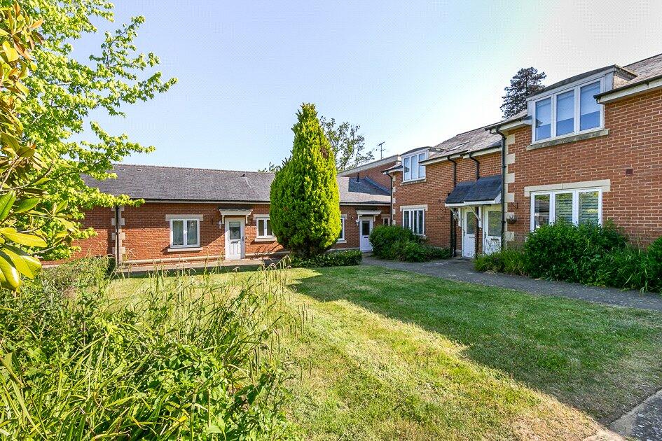 2 bedroom apartment for sale in Royal Earlswood Park, REDHILL, Surrey, RH1