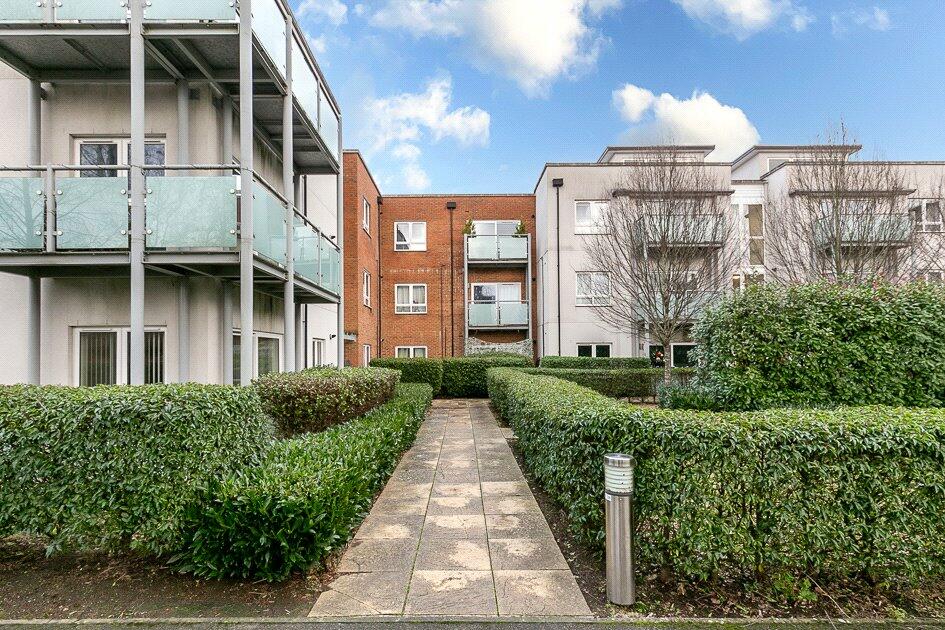 1 bedroom apartment for sale in Canalside, REDHILL, Surrey, RH1