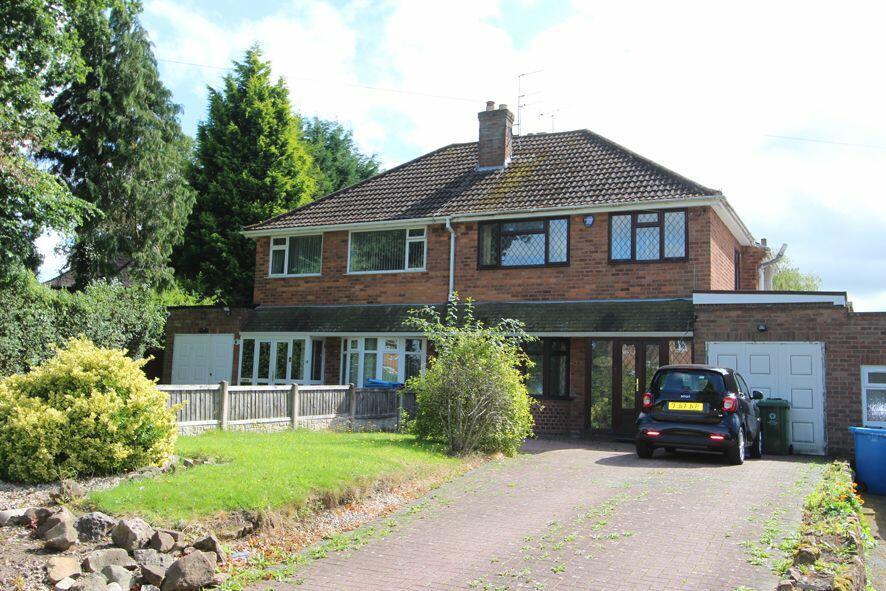 3 bedroom semidetached house for sale in Castlecroft Road, Lower Penn