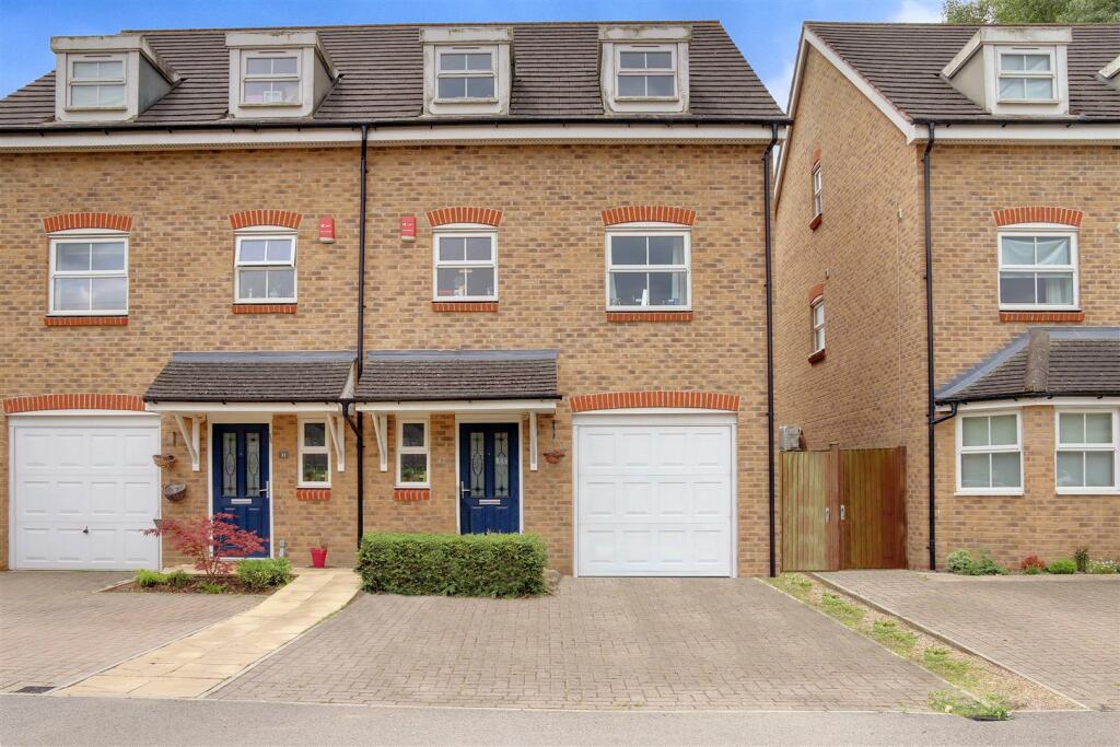 Main image of property: Hadleigh Close, Shenley