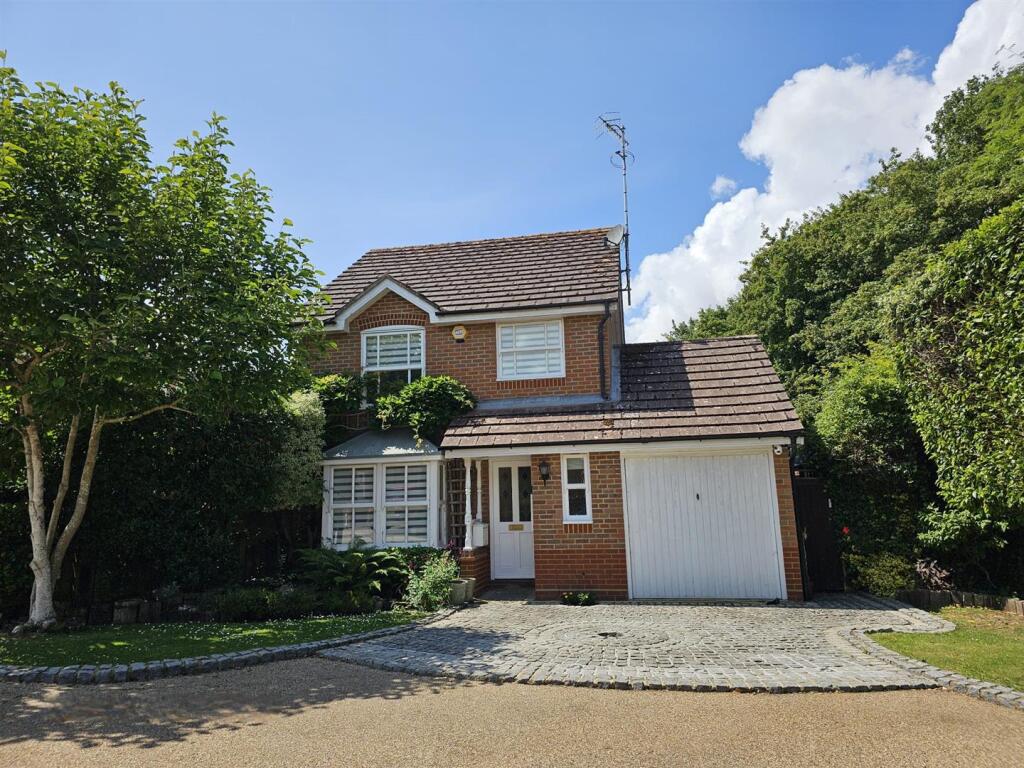 Main image of property: Edgbaston Drive, Shenley