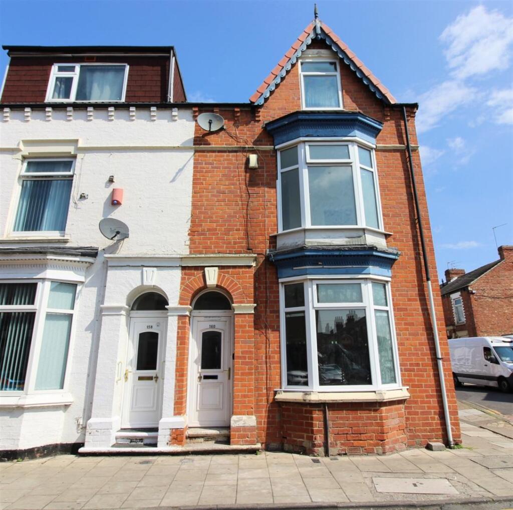 4 bedroom end of terrace house