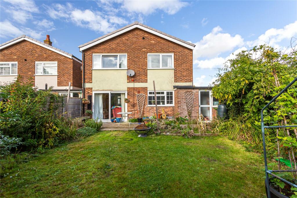 3 bedroom link detached house for sale in Chapel Lane, Willington