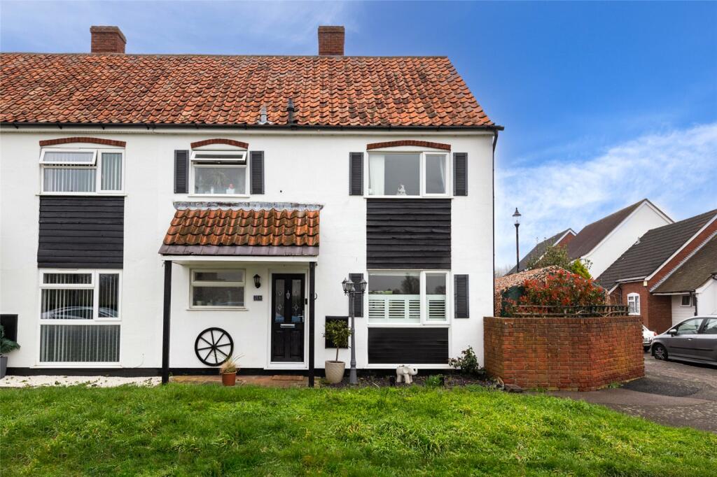 4 bedroom semidetached house for sale in Bunyans Mead, Elstow, Bedford