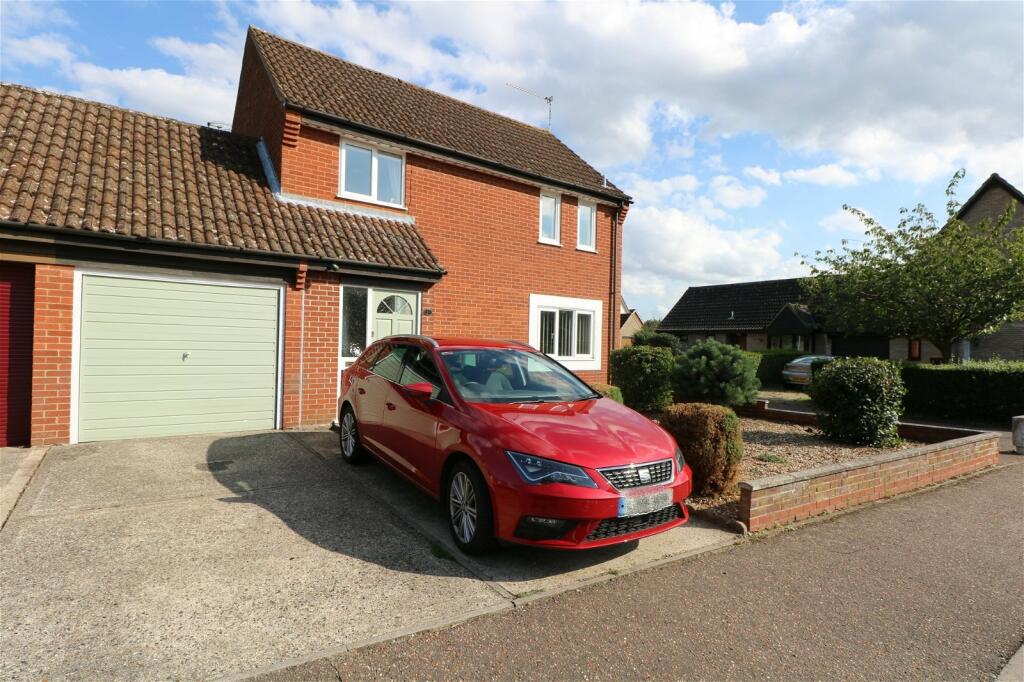 3 bedroom link detached house for sale in Masefield Road, Diss, IP22