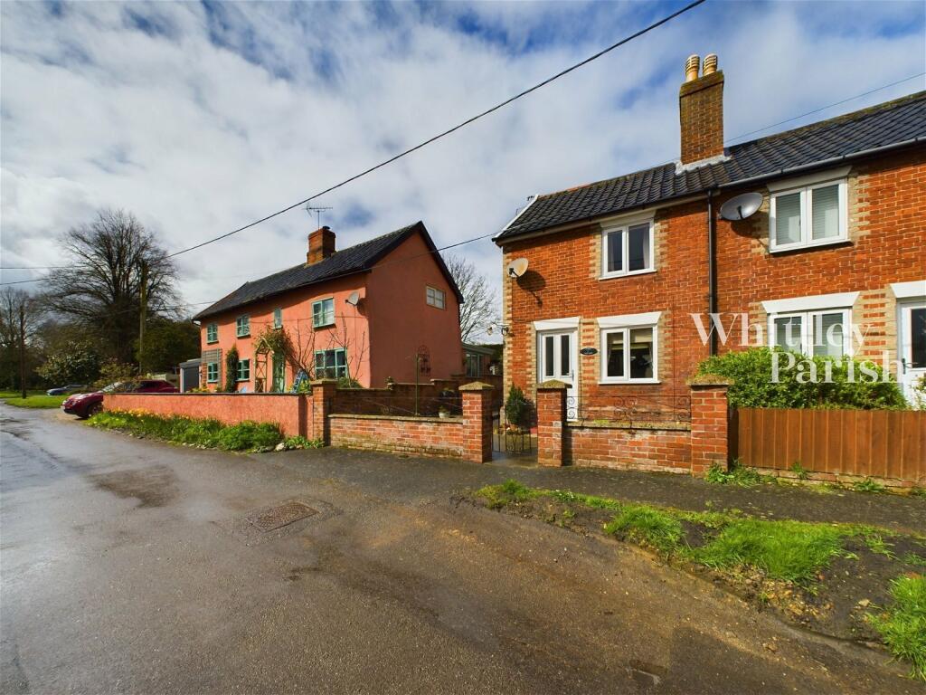 2 bedroom cottage for sale in Lows Lane, Palgrave, IP22