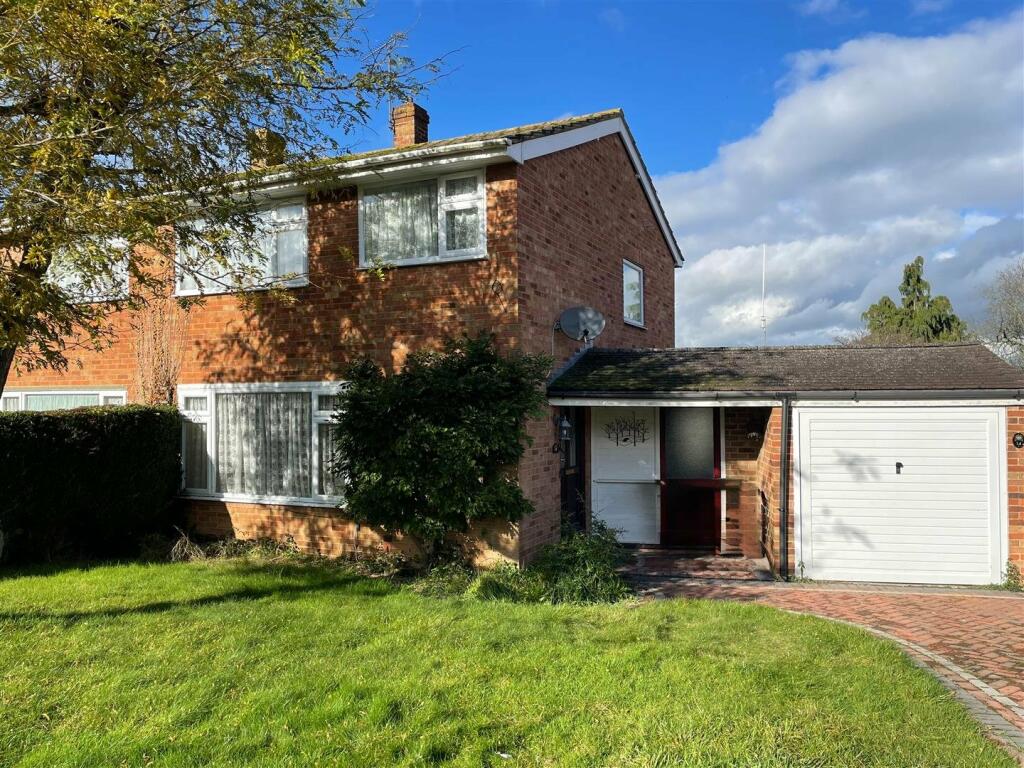 3 bedroom semidetached house for sale in Bathurst Road, Staplehurst