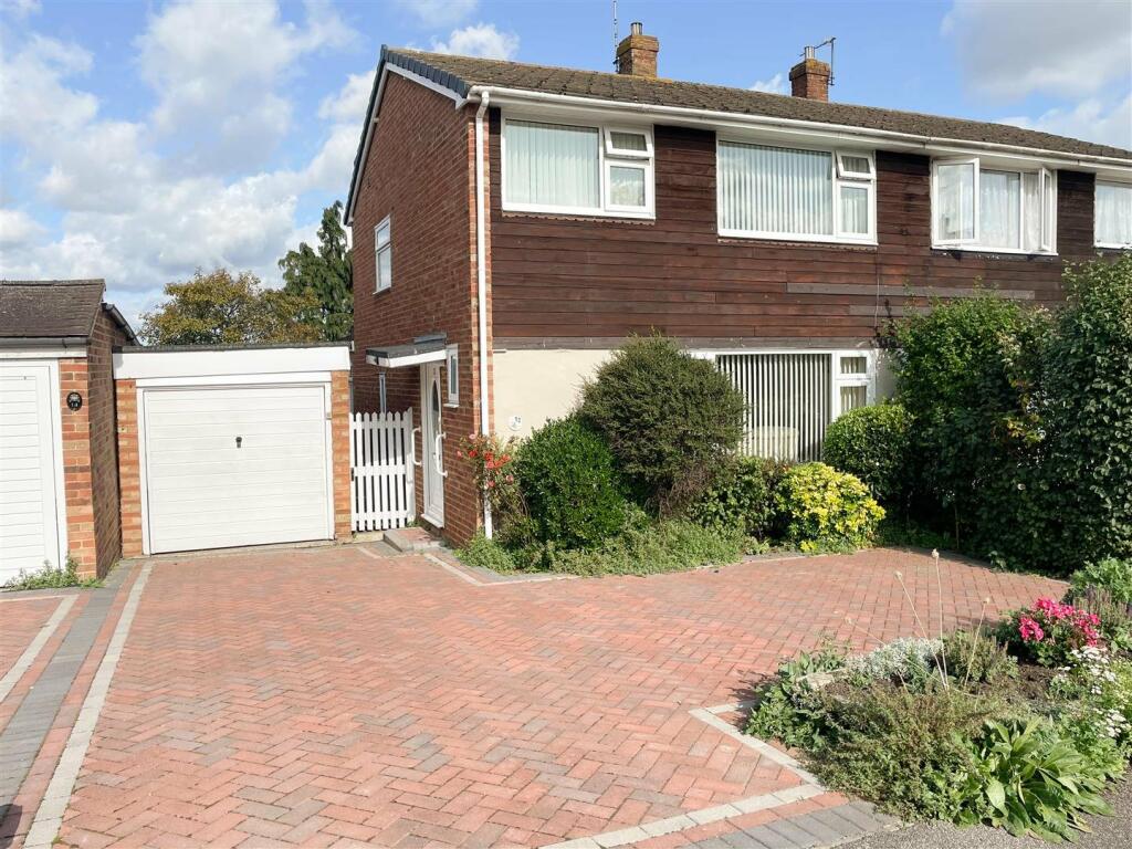 3 bedroom semidetached house for sale in Bathurst Road, Staplehurst