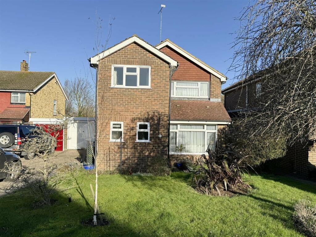 3 bedroom detached house for sale in Staplehurst, Kent, TN12