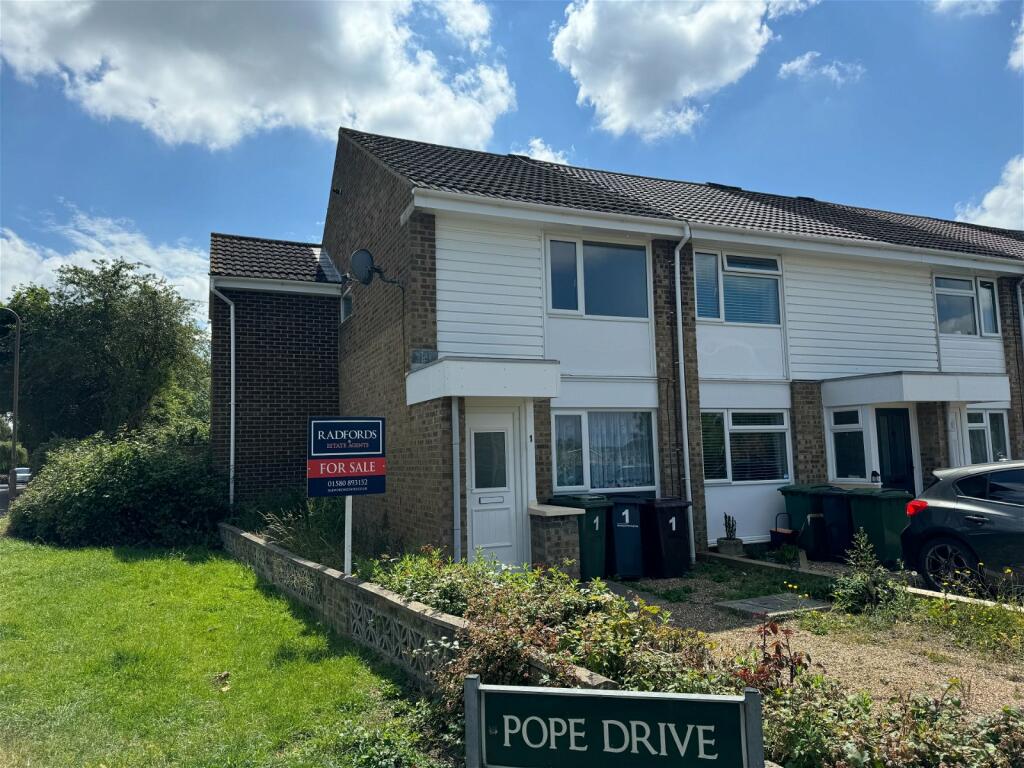 3 bedroom end of terrace house for sale in Staplehurst, Kent, TN12