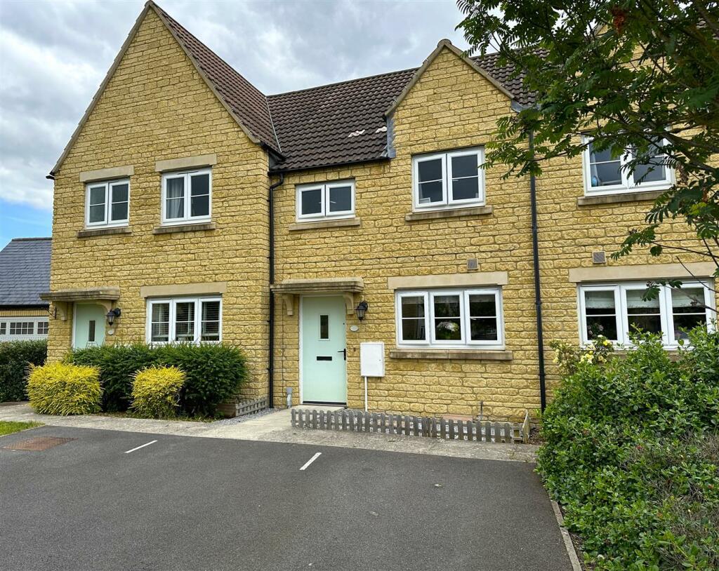 2 bedroom terraced house for sale in Whites Way, Sutton Benger