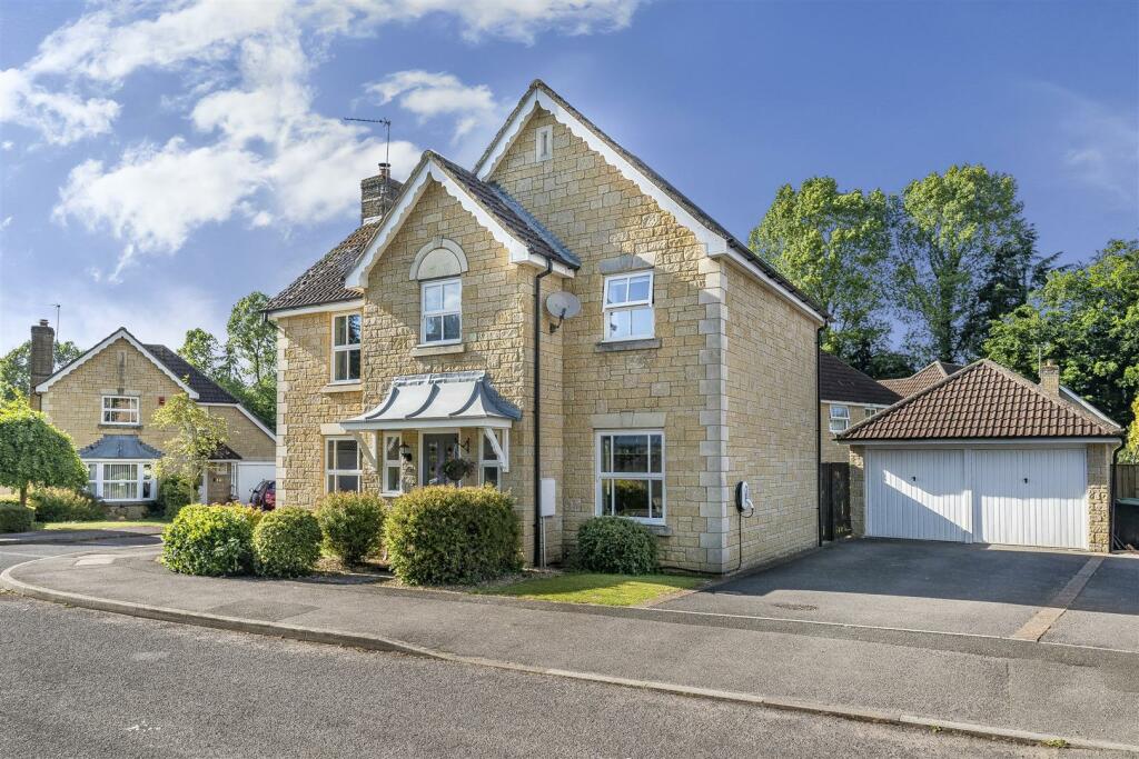 4 bedroom detached house for sale in Petty Lane, Derry Hill, Calne, SN11