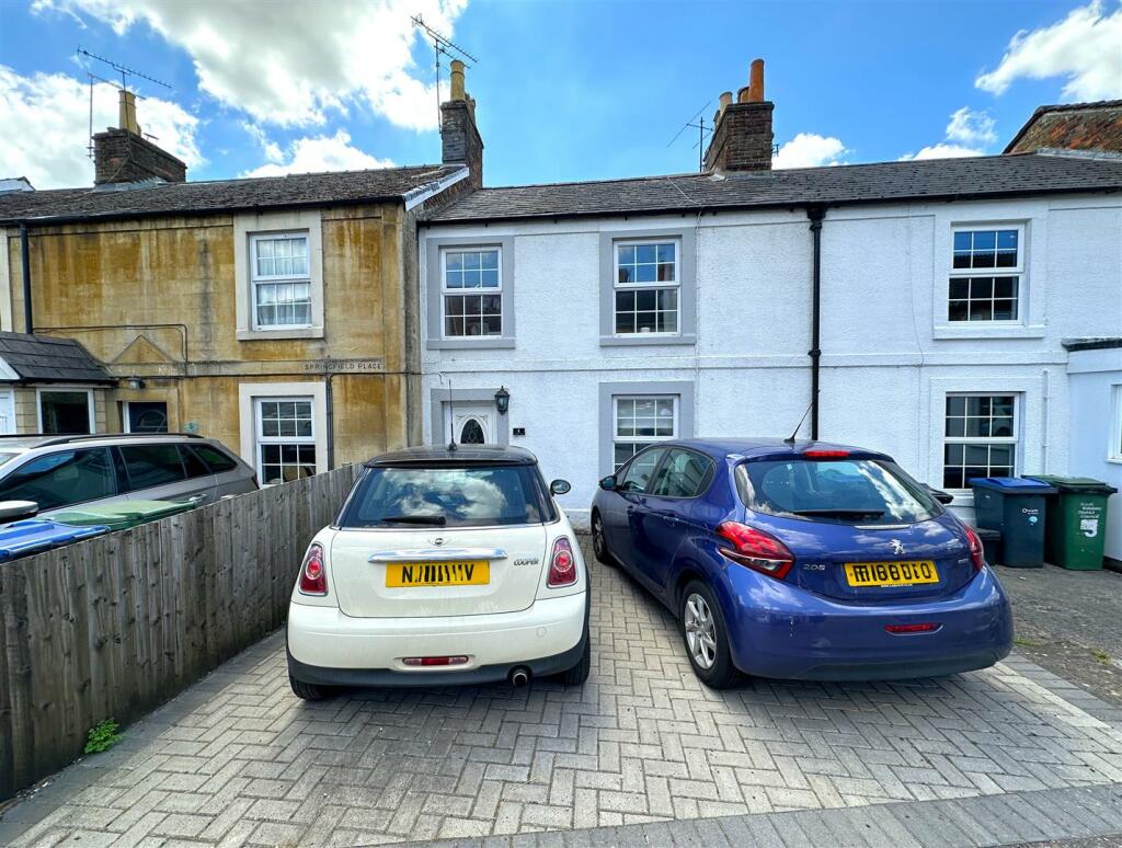 3 bedroom terraced house for sale in Park Lane, Chippenham, SN15