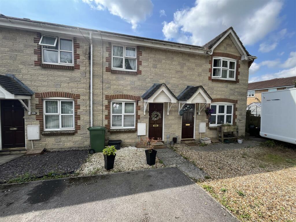 2 bedroom terraced house for sale in Chepstow Close, Chippenham, SN14