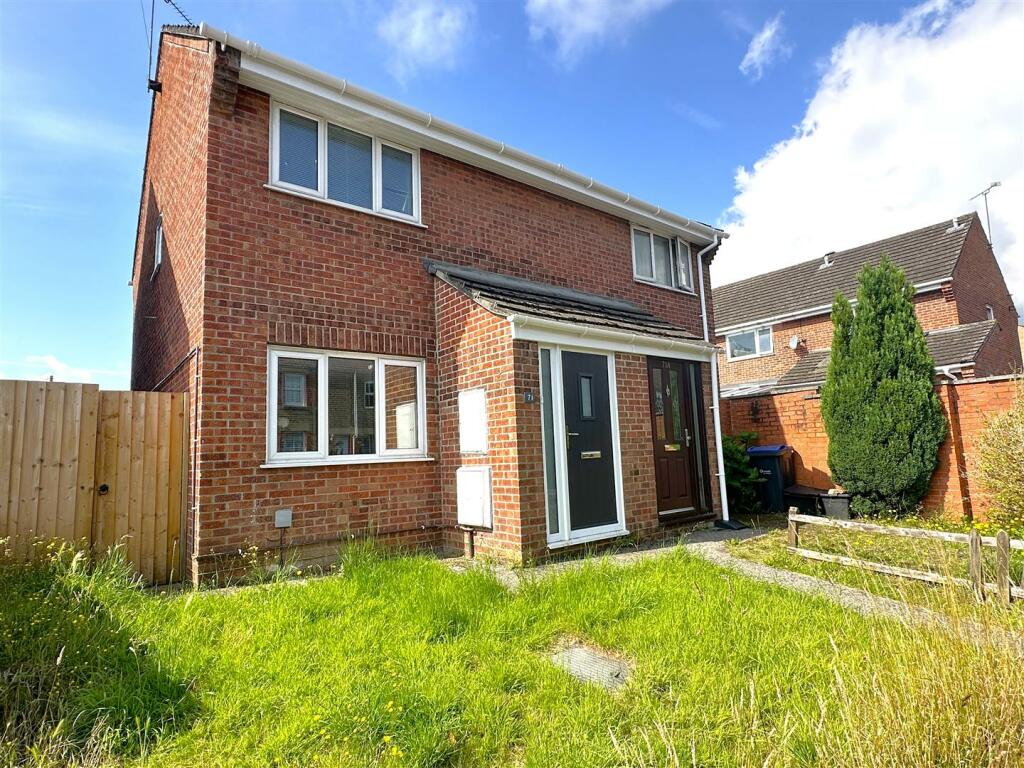 2 bedroom semidetached house for sale in Sheldon Road, Chippenham, SN14